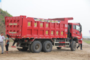 挑戰(zhàn)賽現(xiàn)場(chǎng)的瑞沃卡車