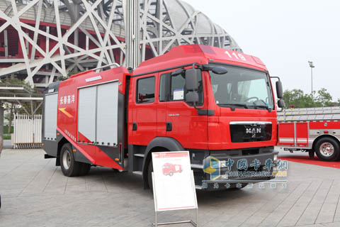 配備德國(guó)曼底盤的A類泡沫消防車
