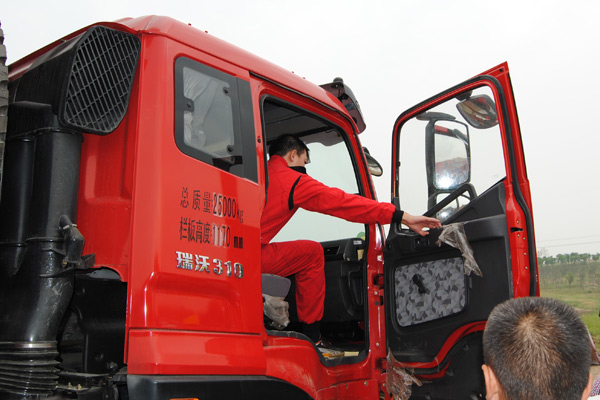 瑞沃卡車極限挑戰(zhàn)賽河南賽區(qū)賽場(chǎng)風(fēng)云