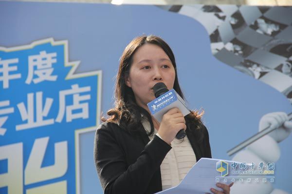 米其林（中國(guó)）投資有限公司商用車市場(chǎng)部總監(jiān)李凌