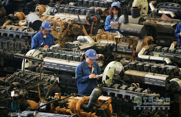 　　海外并購有利于我國工程機(jī)械產(chǎn)業(yè)結(jié)構(gòu)調(diào)整和產(chǎn)業(yè)升級(jí)