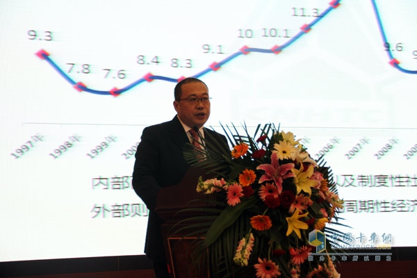 中國(guó)重汽2014輕卡商務(wù)會(huì) 康明斯、曼高端輕亮相
