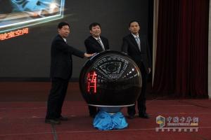 中國(guó)重汽2014輕卡商務(wù)會(huì) 康明斯、曼高端輕亮相