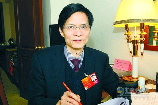 全國(guó)人大代表、湖南省秦希燕聯(lián)合律師事務(wù)所主任秦希燕
