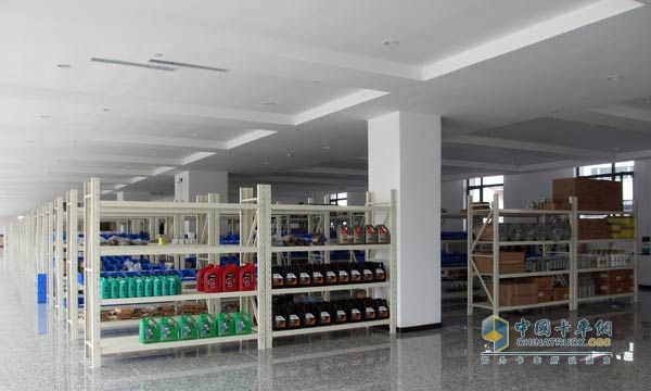 中國重汽原廠配件供應(yīng)