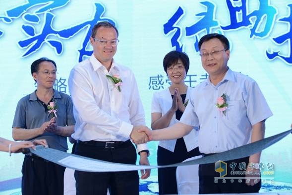 福田戴姆勒汽車(chē)升級(jí)節(jié)能減排   助力綠色未來(lái)