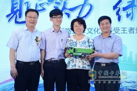 福田戴姆勒汽車(chē)升級(jí)節(jié)能減排   助力綠色未來(lái)