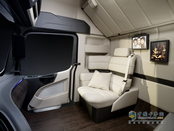 梅賽德斯-奔馳未來卡車2025完美闡釋2014國(guó)際商用車展(IAA)