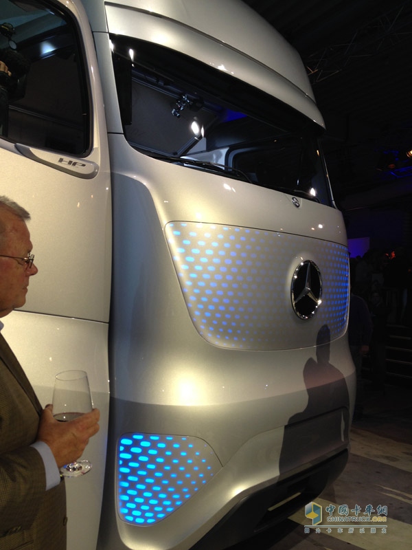 梅賽德斯-奔馳未來卡車2025完美闡釋2014國(guó)際商用車展(IAA)