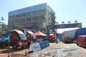 大篷車變身“救災車隊” 福田奧鈴品質(zhì)萬里行?？谥脗鬟f正能量