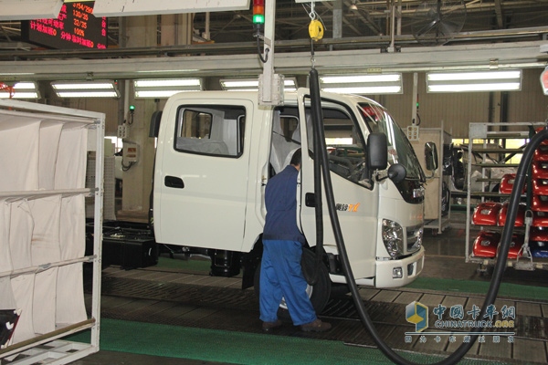 參觀福田汽車北京多功能汽車廠暨“歐馬可、奧鈴車型品鑒