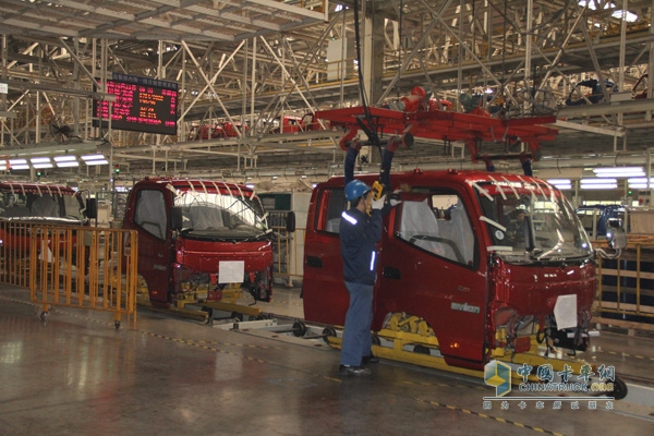 參觀福田汽車北京多功能汽車廠暨“歐馬可、奧鈴車型品鑒
