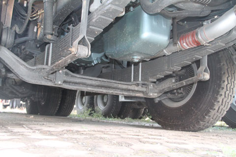 中國(guó)重汽 HOWO重卡 340馬力 6X4 國(guó)四自卸車(chē)(U型斗新型渣土車(chē))(ZZ3257N3847D1)