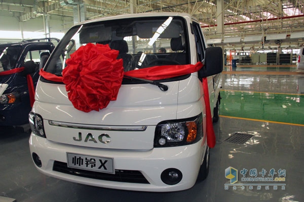 江淮汽車(chē)蒙城生產(chǎn)基地產(chǎn)品下線暨帥鈴x上市儀式