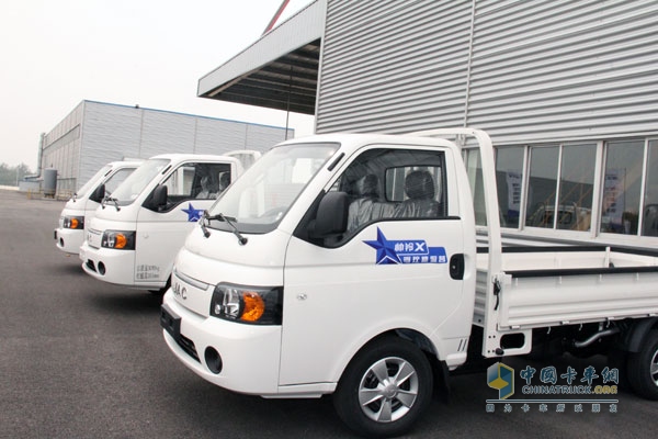 江淮汽車(chē)蒙城生產(chǎn)基地產(chǎn)品下線暨帥鈴x上市儀式