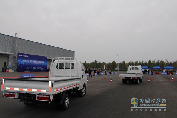 江淮汽車(chē)蒙城生產(chǎn)基地產(chǎn)品下線暨帥鈴x上市儀式