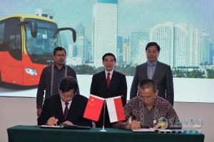 穩(wěn)步推進國際化 福田歐曼在雅加達簽署75臺新能源牽引車采購協(xié)議