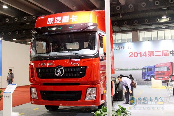 陜汽康明斯 X3000 420馬力 6X4 牽引車(chē)