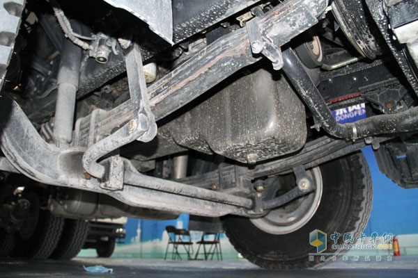 廣州車展:東風柳汽霸龍M7牽引車帶頭 注重專用車市場