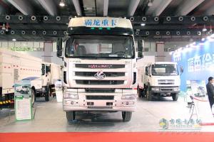 廣州車展:東風柳汽霸龍M7牽引車帶頭 注重專用車市場