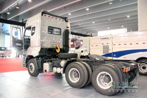 廣州車展:東風柳汽霸龍M7牽引車帶頭 注重專用車市場