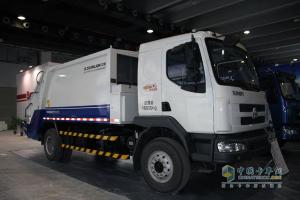 廣州車展:東風柳汽霸龍M7牽引車帶頭 注重專用車市場