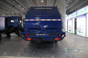 廣州車展:東風柳汽霸龍M7牽引車帶頭 注重專用車市場