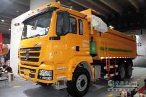 廣州車展；陜汽重卡攜德龍牽引車和智能渣土車亮相