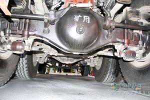 廣州車展；陜汽重卡攜德龍牽引車和智能渣土車亮相
