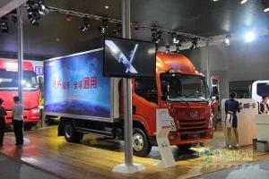 一汽通用解放F330速豹液壓尾板廂式貨車(chē)