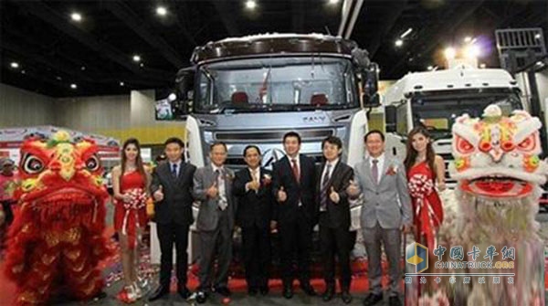全球首發(fā) 三一新款右舵駕駛室攪拌車(chē)太過(guò)上市