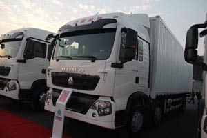 中國重汽 HOWO-T5G 280馬力 6X2 廂式載貨車
