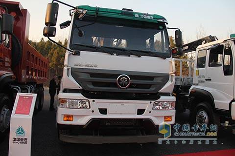 中國重汽 M5G 280馬力 6X4 國四 十噸隨車起重運(yùn)輸車