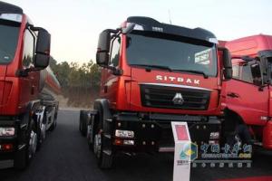 中國(guó)重汽 C7H 360馬力 8X4輕量化攪拌車底盤(pán)