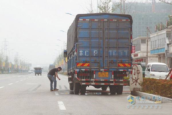 卡車(chē)修理工具