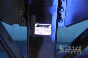 中集無(wú)縱梁廂式運(yùn)輸半掛車