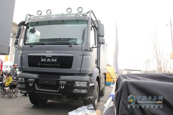 21RV與堅(jiān)持夢想者同行--2015中國(北京)國際房車露營展覽會