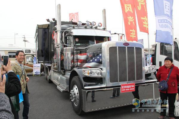 21RV與堅(jiān)持夢想者同行--2015中國(北京)國際房車露營展覽會