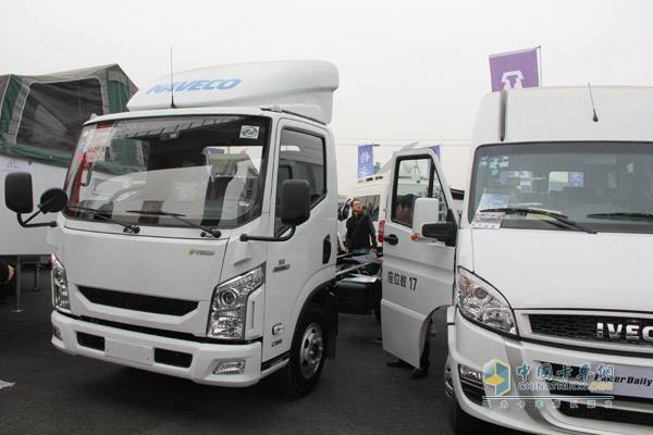 21RV與堅(jiān)持夢想者同行--2015中國(北京)國際房車露營展覽會