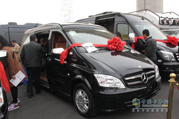 21RV與堅(jiān)持夢想者同行--2015中國(北京)國際房車露營展覽會