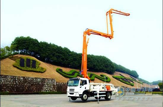 中聯(lián)新推開(kāi)拓者23米泵車(chē)