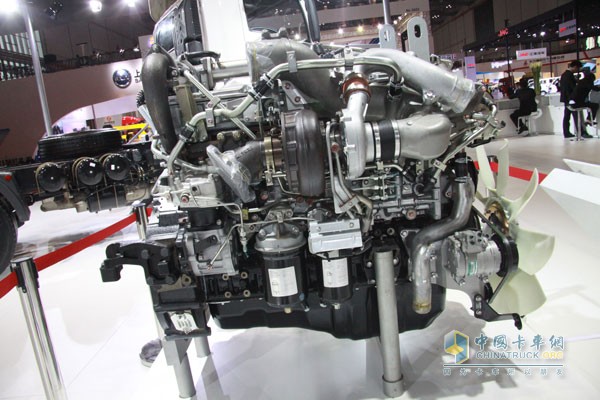五十鈴6UZ1-TCG40重型發(fā)動機