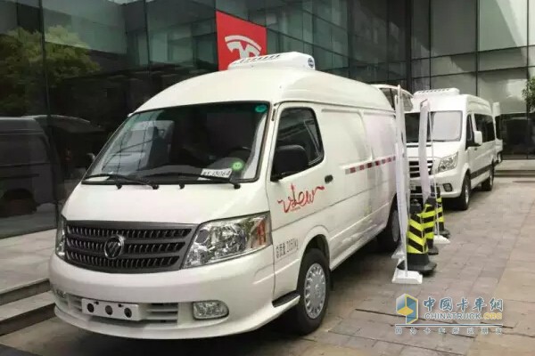 福田輕型商用車圖雅諾冷鏈改裝車亮相第25界中國冷鏈物流萬里行會(huì)議