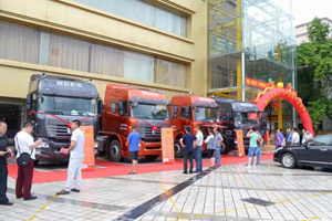 聯合卡車新V系290馬力牽引車吸引廣州用戶