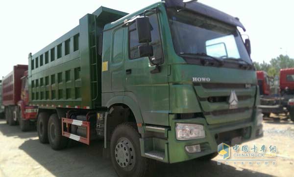 中國重汽豪沃自卸車