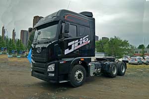 促銷：青島解放JH6420馬力6X4牽引車32.9萬