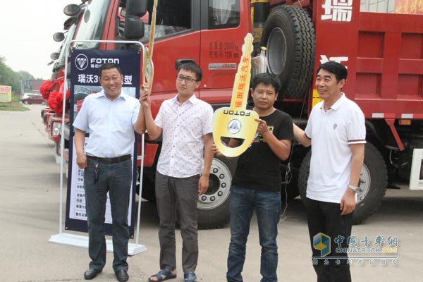 瑞沃輕載工程車(chē)引爆唐山 輕松征服用戶(hù)