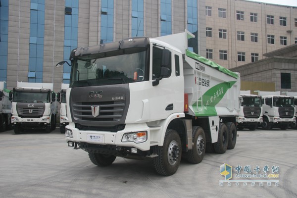 聯(lián)合卡車攜手馳田金鋼推出中國(guó)首款4軸智能環(huán)保渣土車