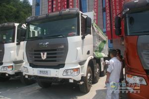 聯(lián)合卡車攜手馳田金鋼推出中國(guó)首款4軸智能環(huán)保渣土車