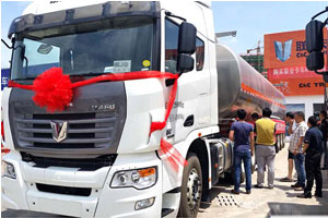 中集瑞江液罐車(chē)攜手聯(lián)合卡車(chē)走進(jìn)江西